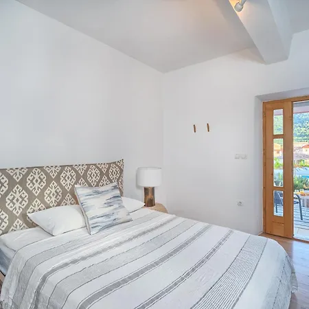 Hvar Luxury And Pool With View In Heart Of *